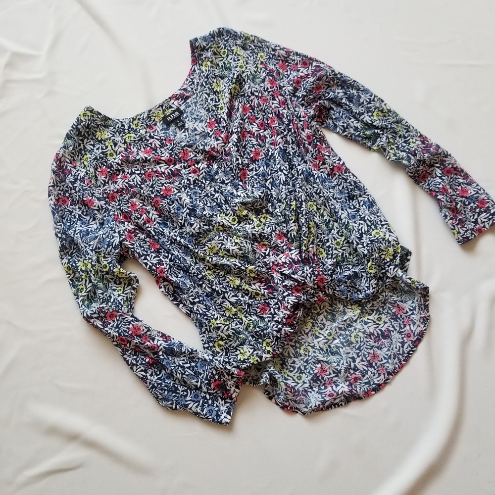 💜 5 for $25! Long Sleeve Floral Blouse
